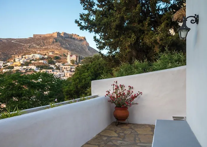 Bella Leros 2 *